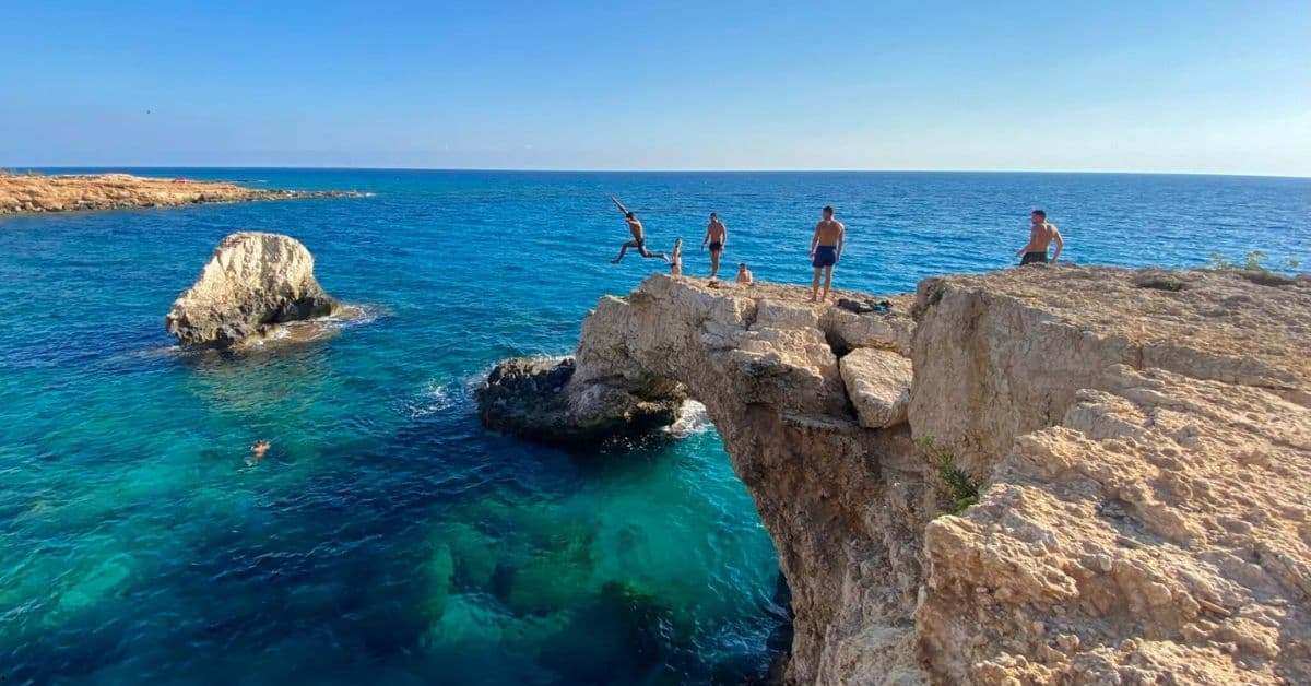 ქუთაისი აია-ნაპა ფრენები